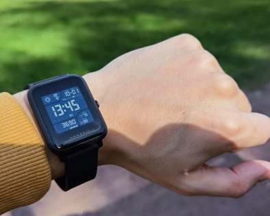 Обзор Amazfit Bip S Lite — спортивных часов с необычным экраном и умными функциями
